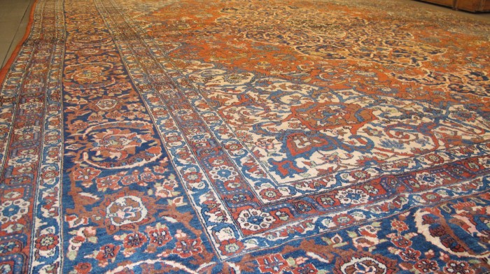 Exceptional Isfahan Carpet