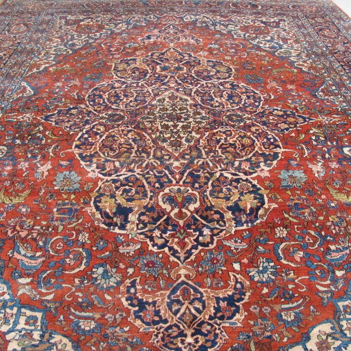 Exceptional Isfahan Carpet