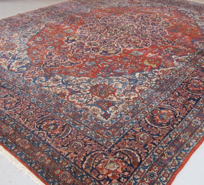 Exceptional Isfahan Carpet